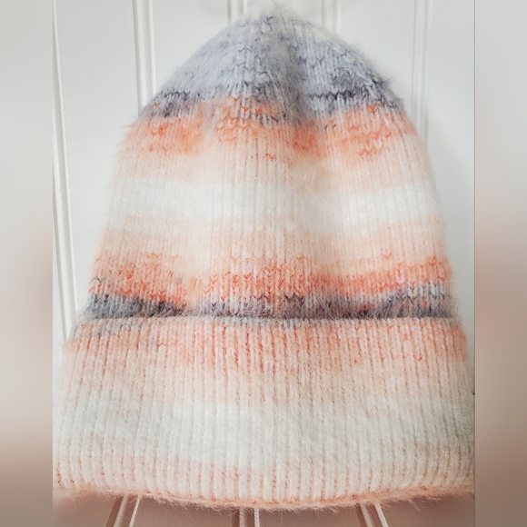 House of Harlow 1960 Striped Knit Beanie NWT - Picture 3 of 3